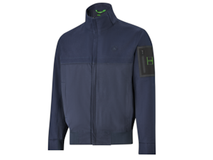 Blouson Herren. Blau. Obermaterial 100 % Elastomultiester, Taftfutter 100 % Polyester. 2-Wege-Frontreißverschluss. Hochschließbarer Stehkragen. Schwarze Zipperpuller mit BOSS-Branding am Frontreißverschluss und an den Eingrifftaschen. Verdeckte Reißverschlussleiste. Schwarze Ärmeltasche mit Reißverschluss und BOSS 3D-Logo. Elastische Ärmelbündchen. Saum in 1 x 1 Rippe. Slim Fit. Mercedes Stern im Brustbereich, BOSS-Schriftzug im Nackenbereich. Made for Mercedes-Benz by BOSS. Größen S-XXL. Blouson Herren. Blau. Obermaterial 100 % Elastomultiester, Taftfutter 100 % Polyester. 2-Wege-Frontreißverschluss. Hochschließbarer Stehkragen. Schwarze Zipperpuller mit BOSS-Branding am Frontreißverschluss und an den Eingrifftaschen. Verdeckte Reißverschlussleiste. Schwarze Ärmeltasche mit Reißverschluss und BOSS 3D-Logo. Elastische Ärmelbündchen. Saum in 1 x 1 Rippe. Slim Fit. Mercedes Stern im Brustbereich, BOSS-Schriftzug im Nackenbereich. Made for Mercedes-Benz by BOSS. Größen S-XXL.