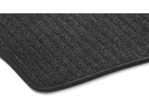 Durable, extremely hardwearing needle felt mats, with embroidered Mercedes-Benz lettering.