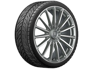 53.3 cm (21-inch) AMG multi-spoke wheel.