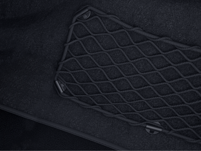 Front passenger footwell stowage net