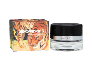 AIR-BALANCE package. The vehicle interior can be fragranced to suit your own individual preferences with the AIR-BALANCE package (special equipment code P21).<br/>Flacon, AMG #63. A fragrance between luxurious sandalwood and energetic ginger