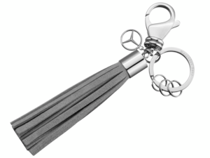 칸 키링 (Cannes key ring)<br/>소재: 스테인리스 스틸 및 그레이 스웨이드 타셀<br/>크기: 길이 약 10.5 cm 칸 키링 (Cannes key ring)<br/>소재: 스테인리스 스틸 및 그레이 스웨이드 타셀<br/>크기: 길이 약 10.5 cm
