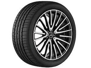 55.9 cm (22-inch) AMG multi-spoke wheel.