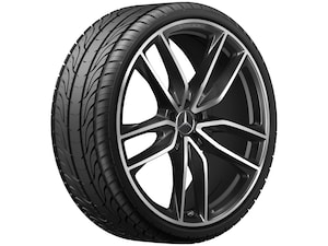 58.4 cm (23-inch) AMG 5-twin-spoke wheel.